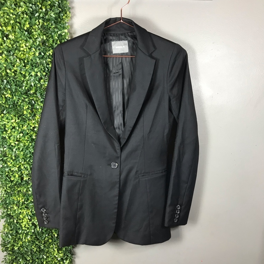 Kenna-T Black Blazer
